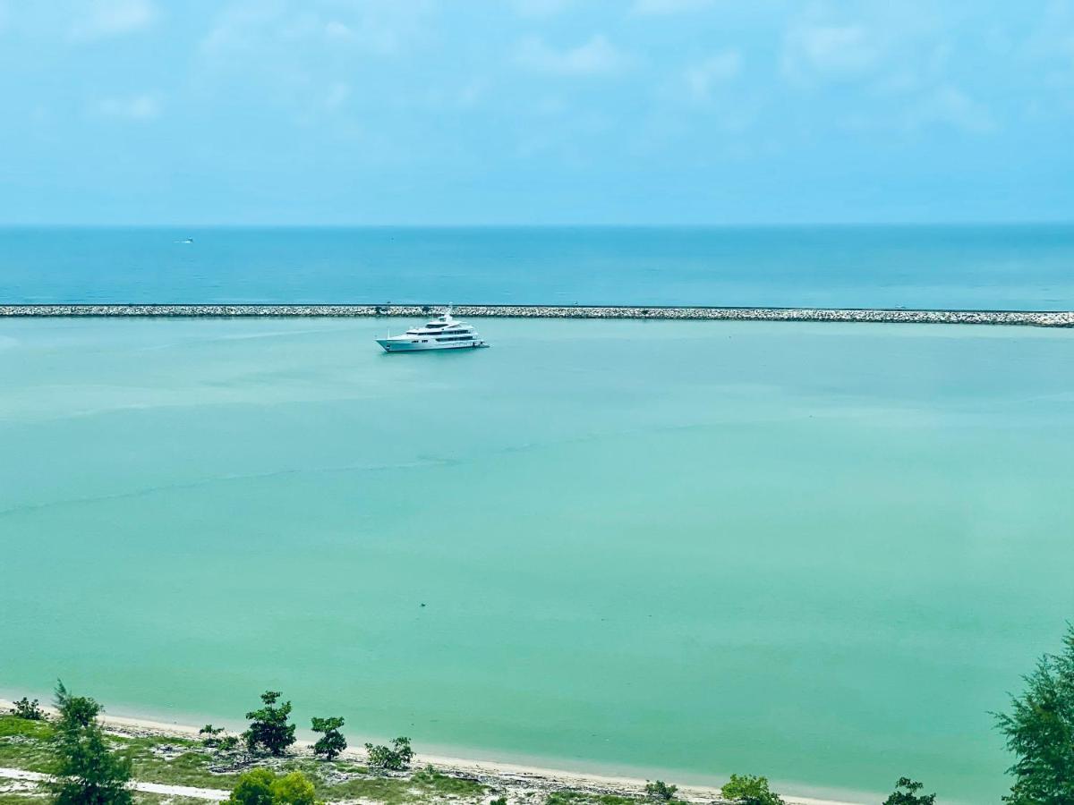 New Seaview Families Suite - Breezy Blue Куала-Тренгану Экстерьер фото